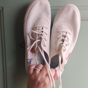 Like new Tom's sleeping Beauty Disney sneakers, women's 8.